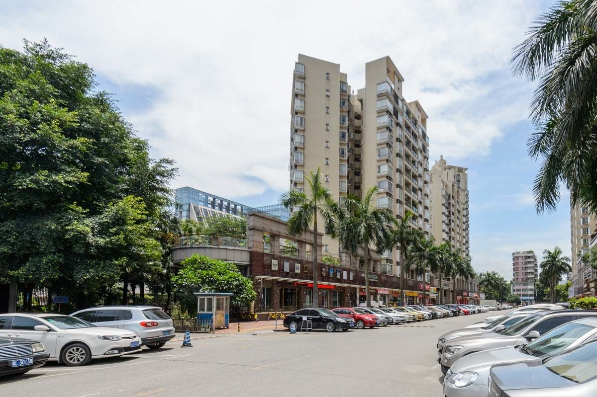 广州哼哼的时光机普通公寓(赤岗北路店)