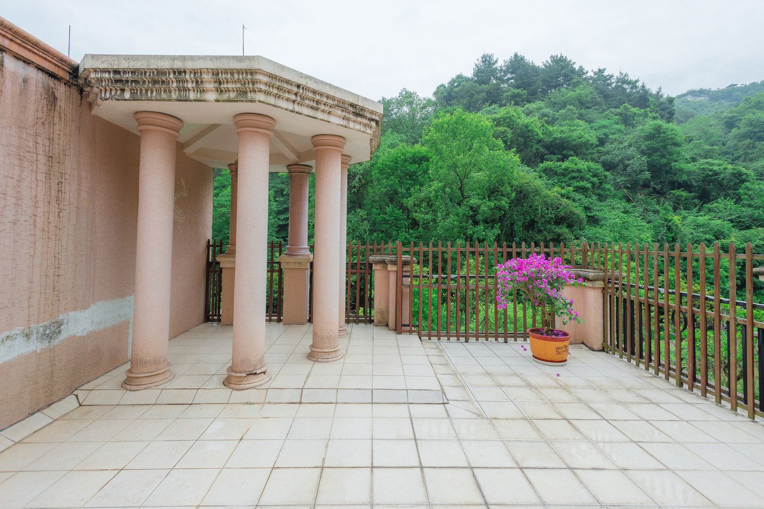 贵阳高档公寓(分店)