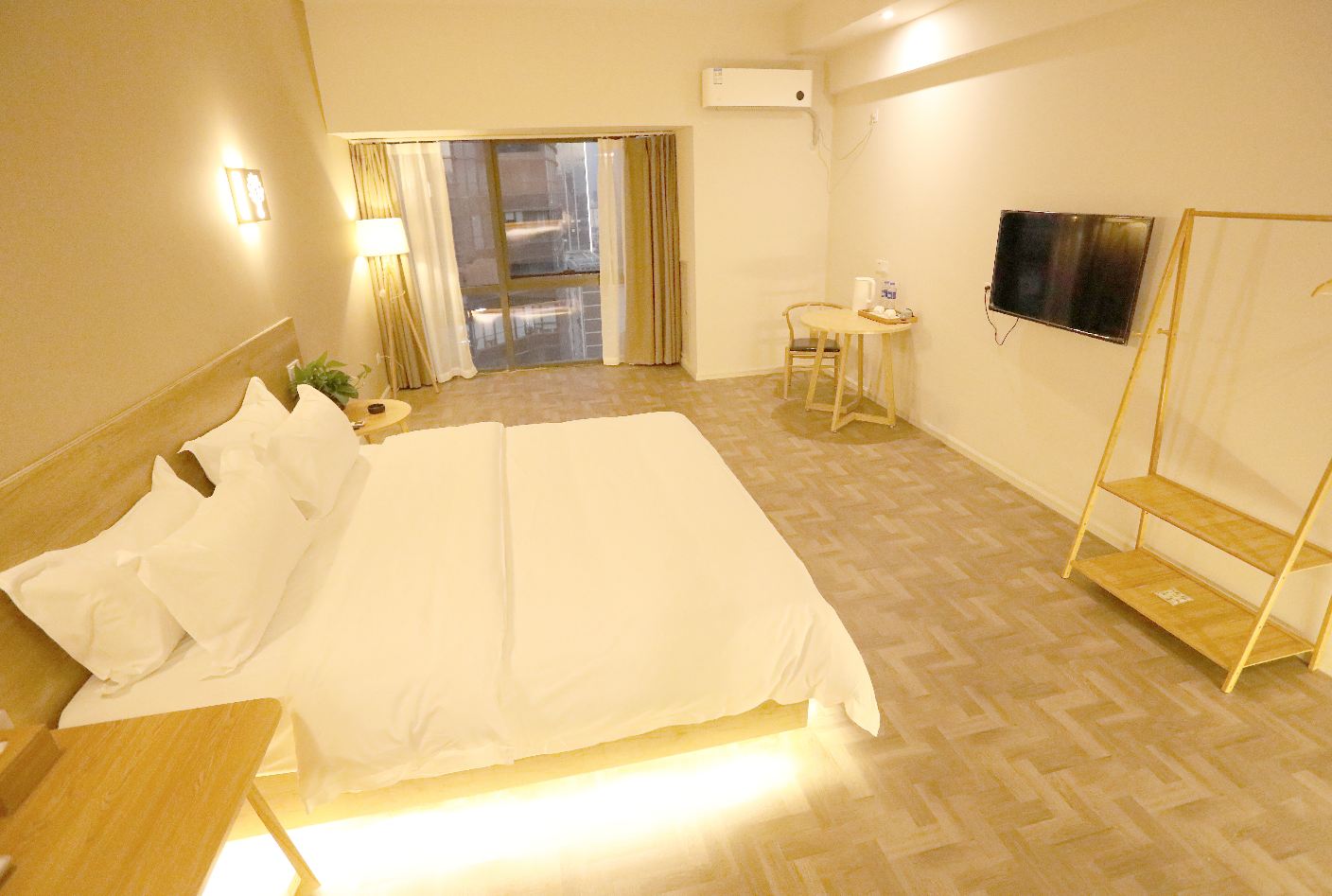熺棠酒店(昆明西山万达店)