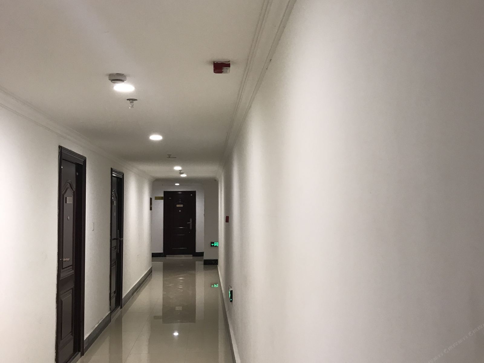 西宁纬度酒店