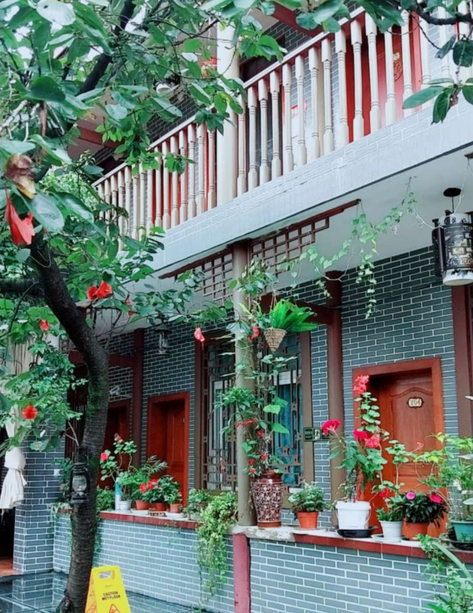 崇州街子古镇春梅后花园