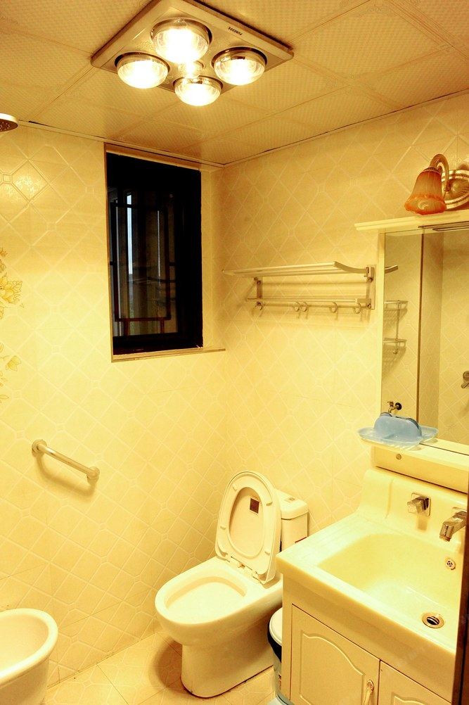 重庆磁器口轻轨站旁温馨两居公寓(2号店)