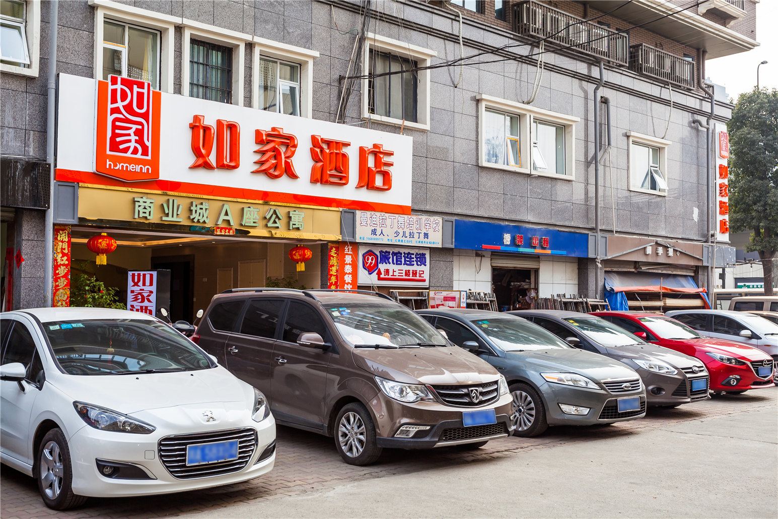 如家酒店(成都红牌楼地铁站店)