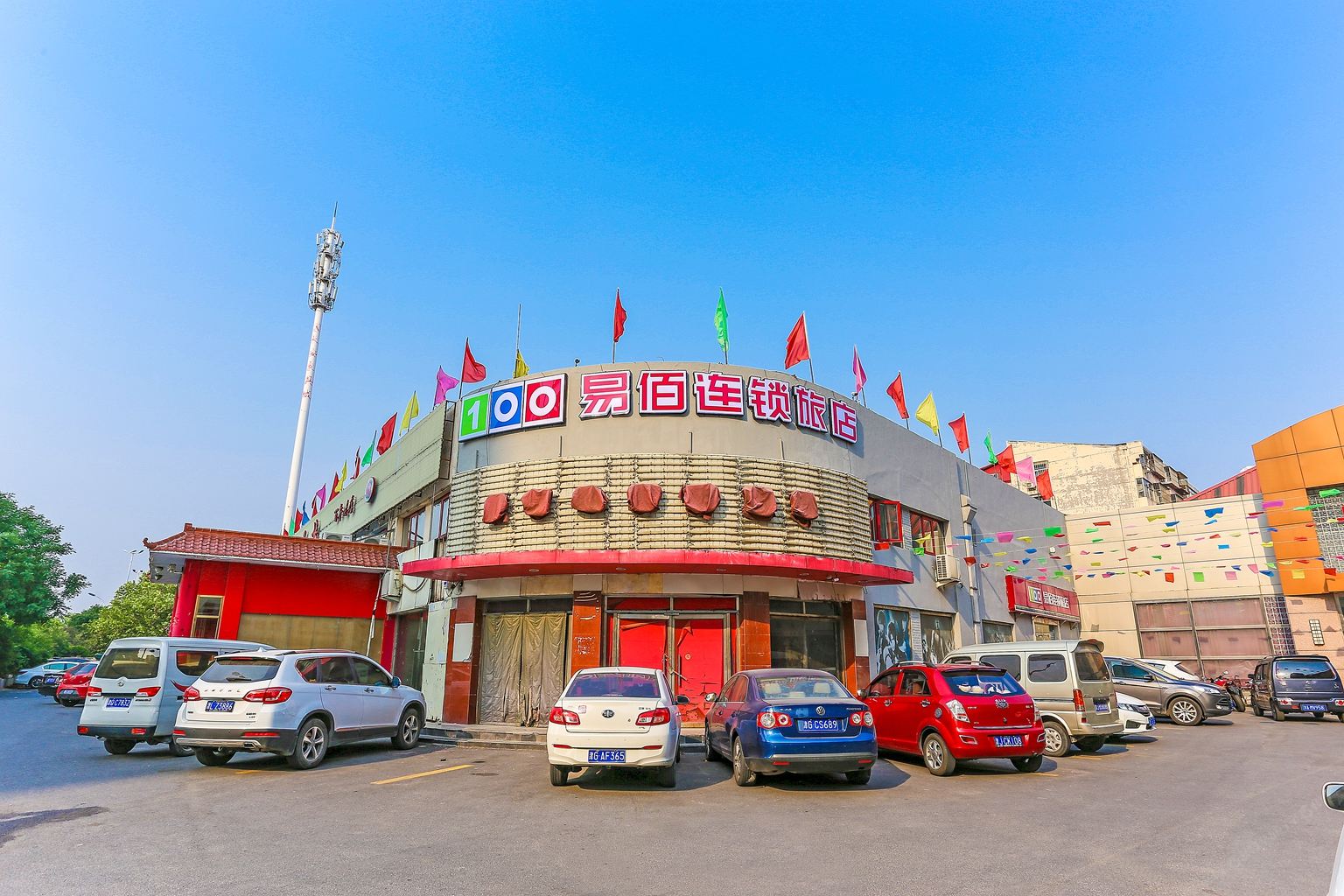 易佰连锁旅店(天津西站红桥洪湖里地铁站店)