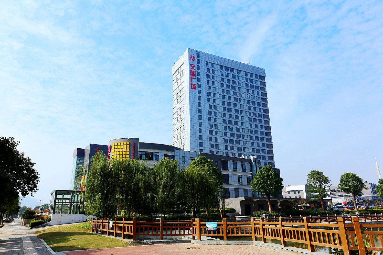 怡莱精品酒店(南京江宁交院地铁站店)