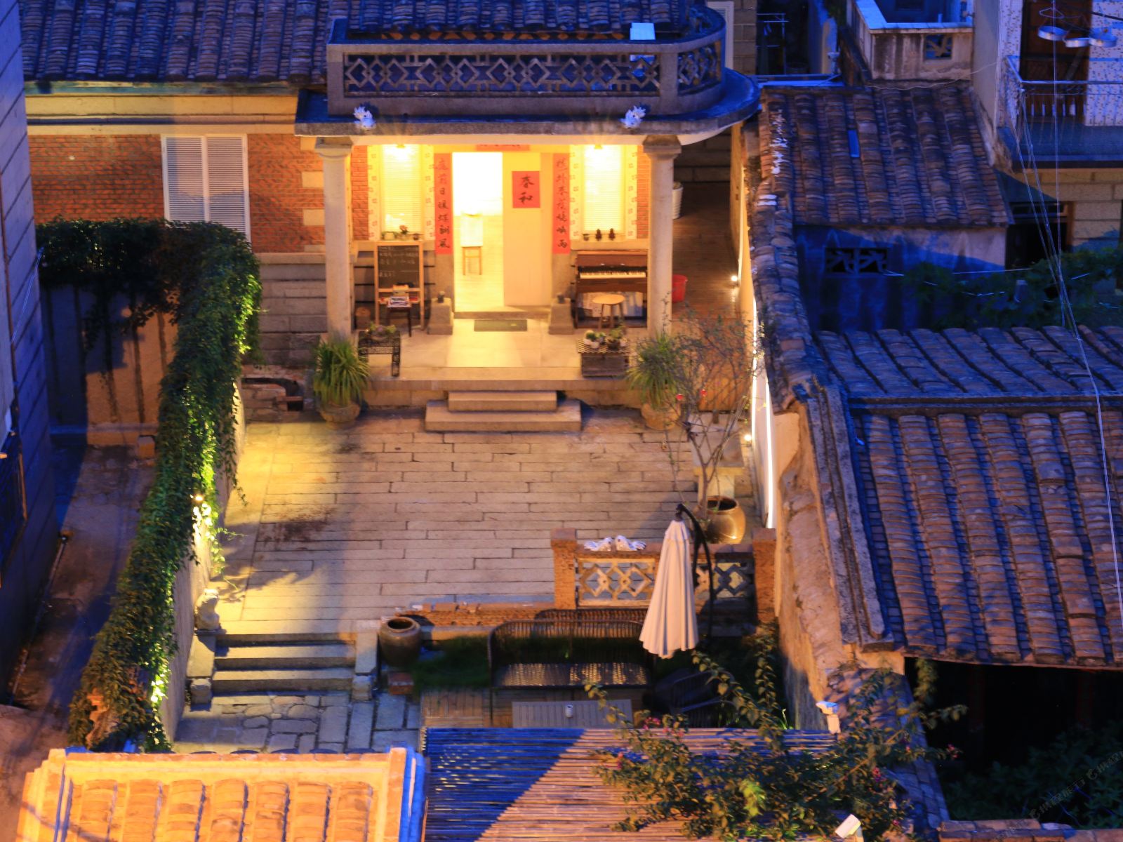 泉州众山小厝埕旅宿