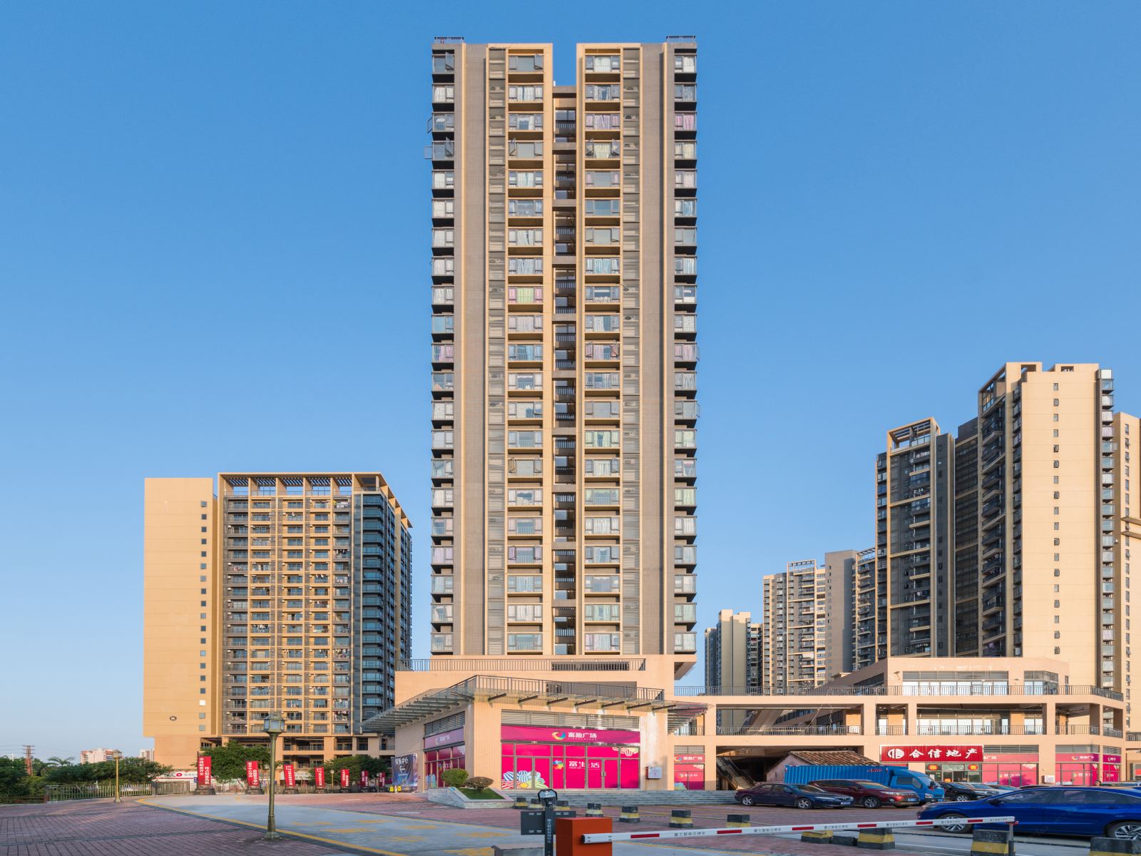 南果主题公寓(东莞都市华府店)