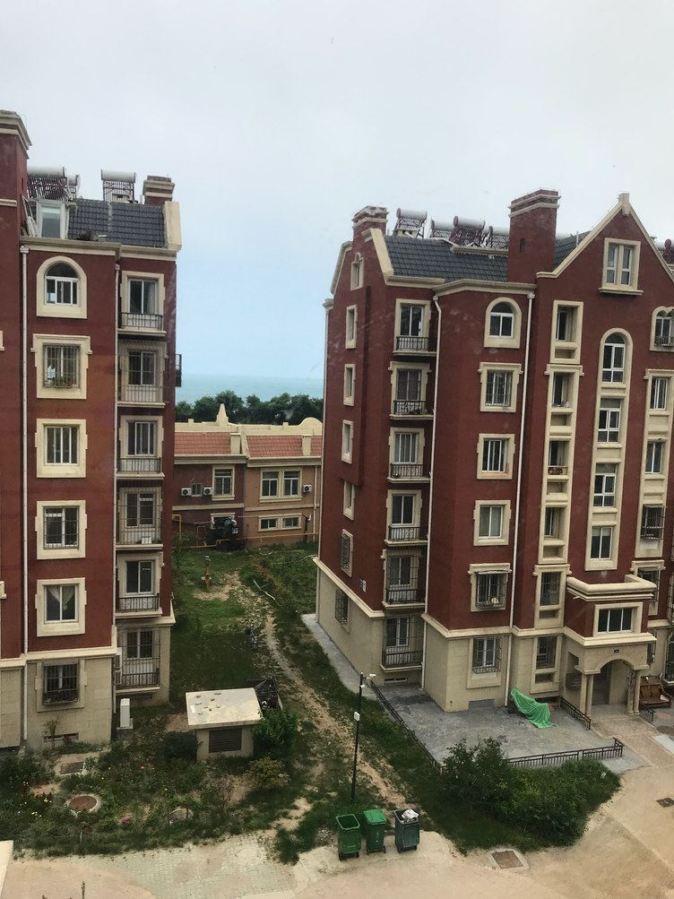 青岛感恩100公寓