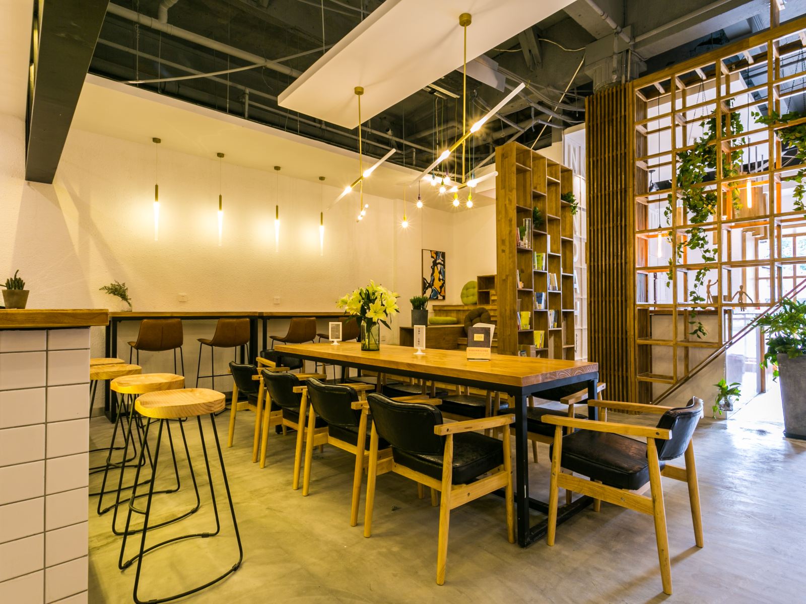 登巴客栈(上海长寿路店)