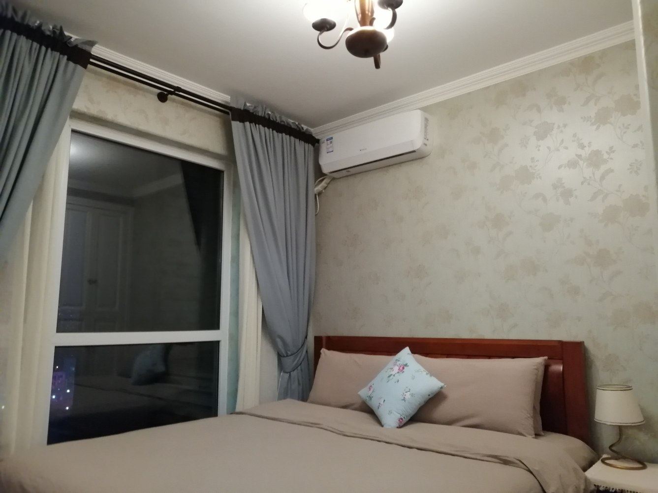 秦皇岛一间Home光公寓