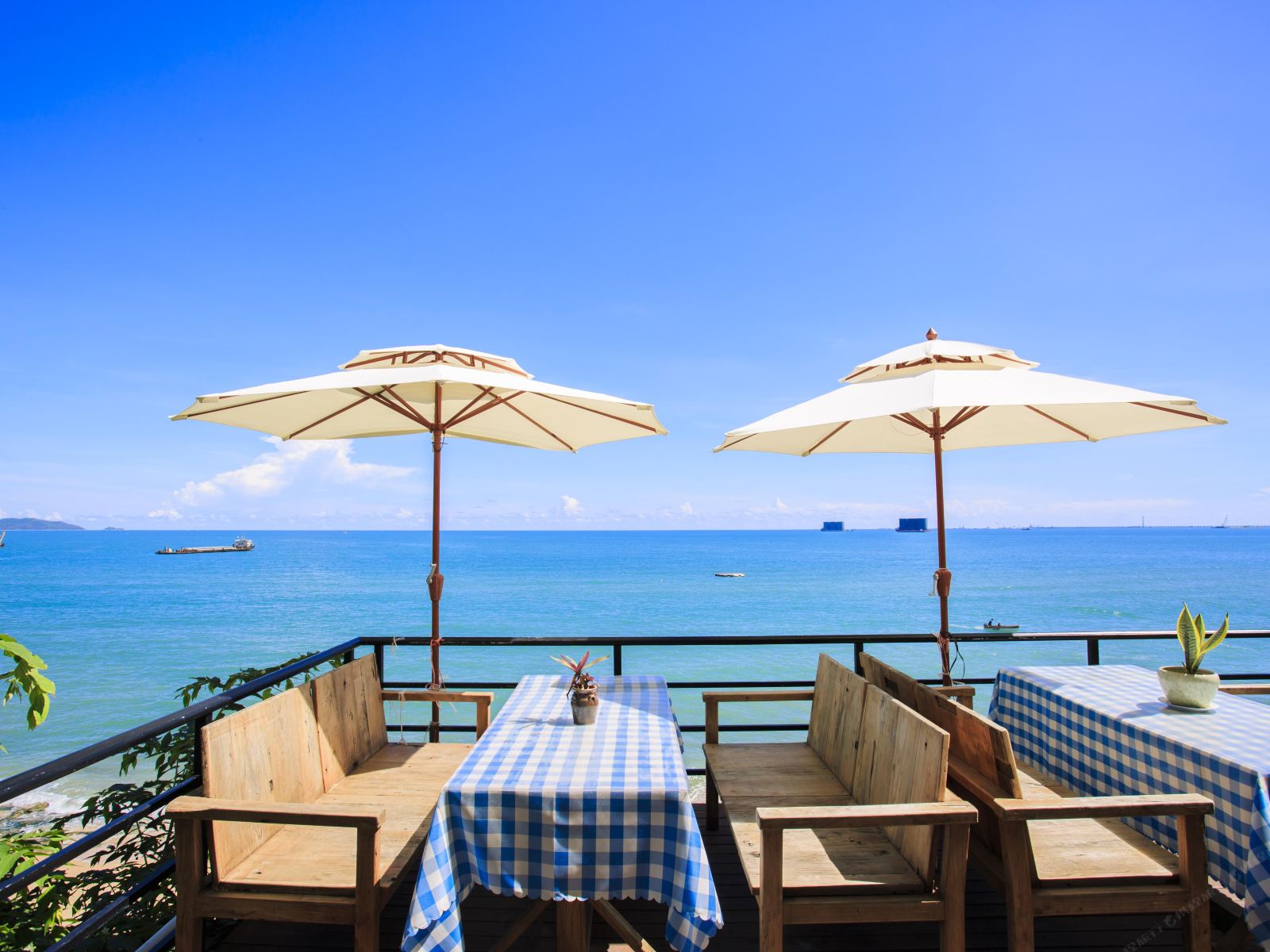 三亚柒玥海语海景主题酒店