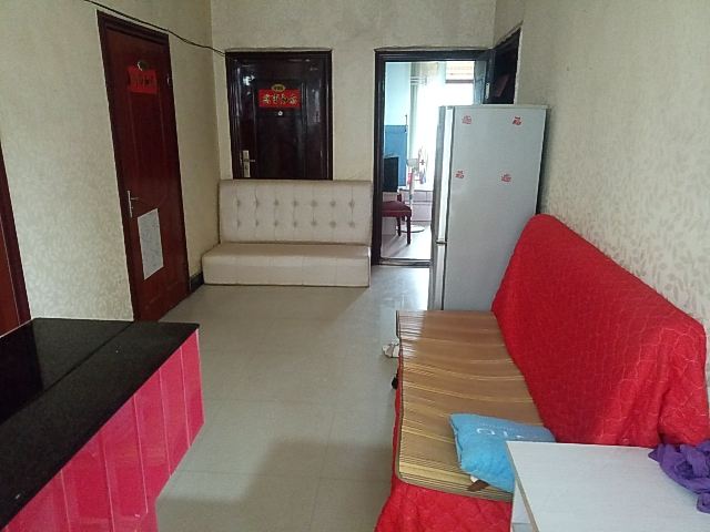 武汉市鸿运旅馆(纺织大学店)