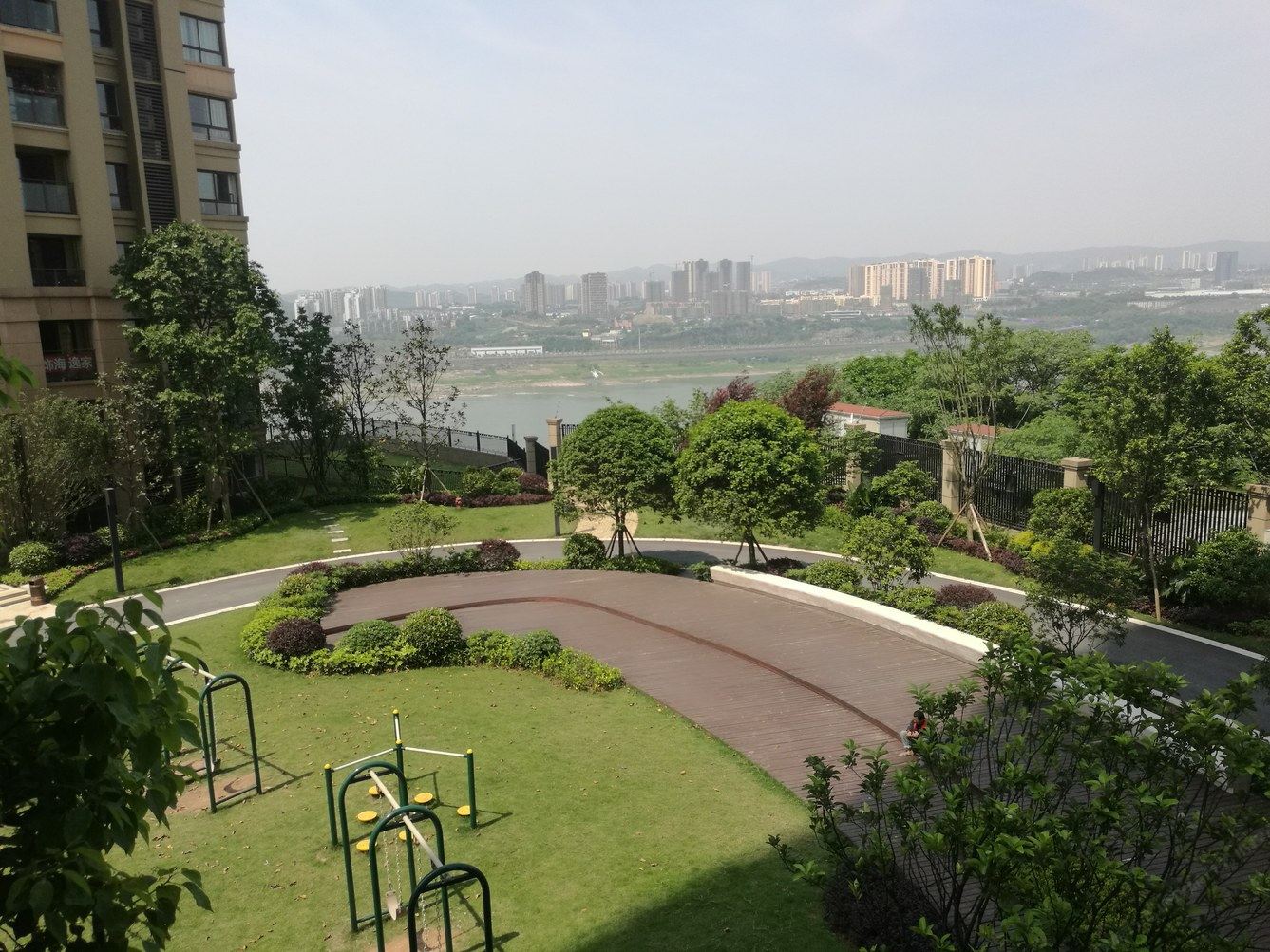 重庆亲切的家公寓(阳春湿地分店)