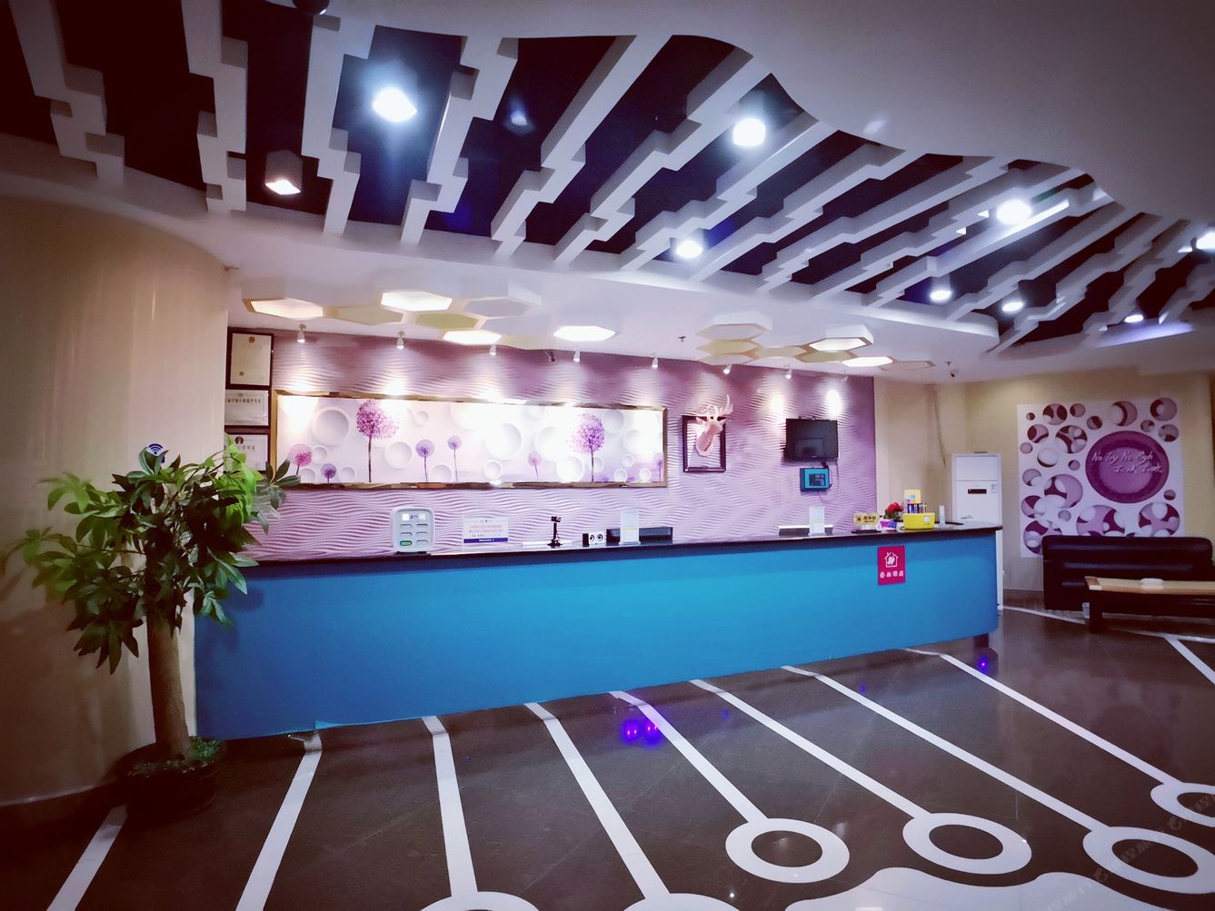 爱尚酒店(惠州西湖滨江公园店)