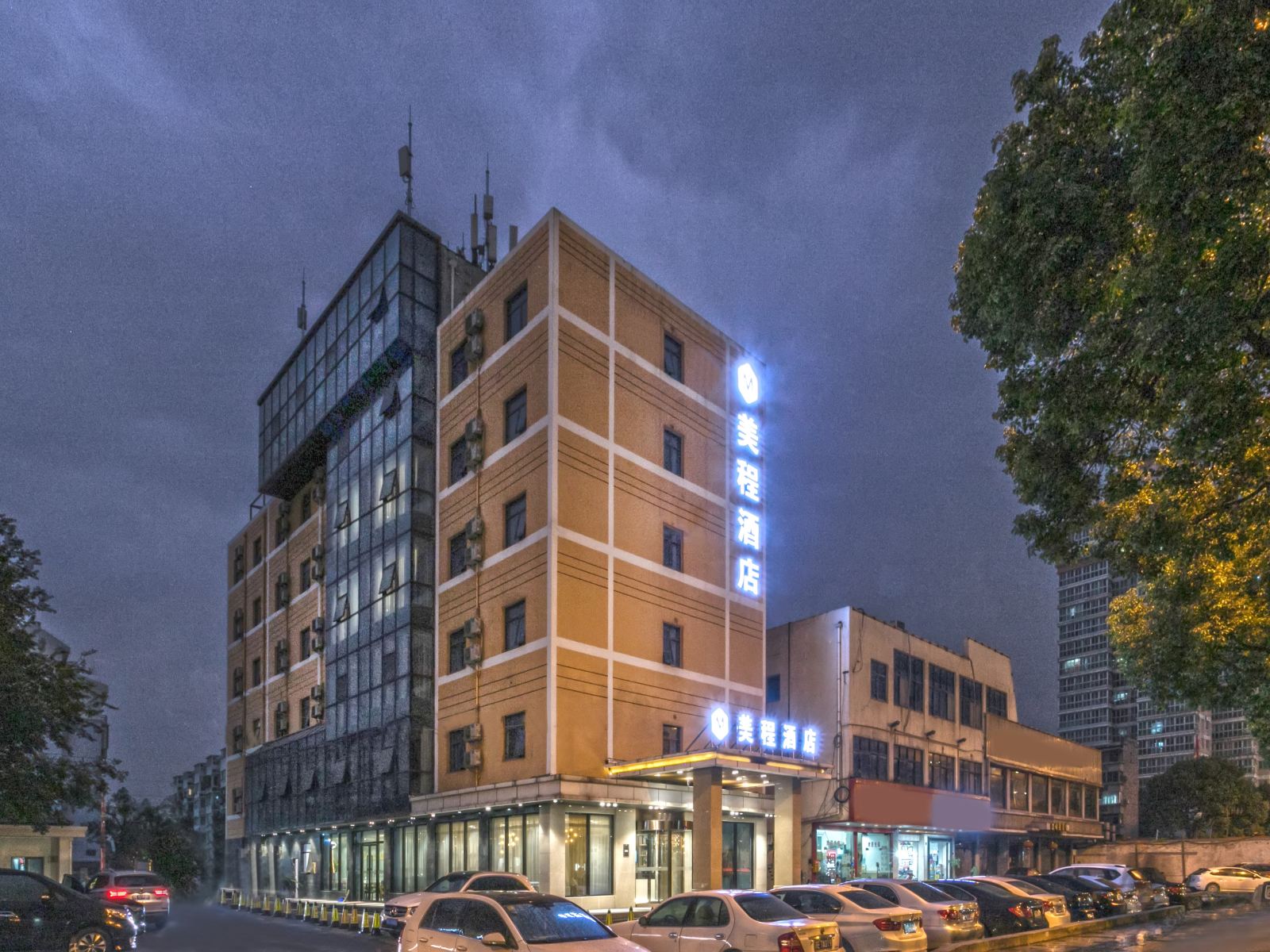 美程酒店(苏州寒山寺滨河路地铁站店)