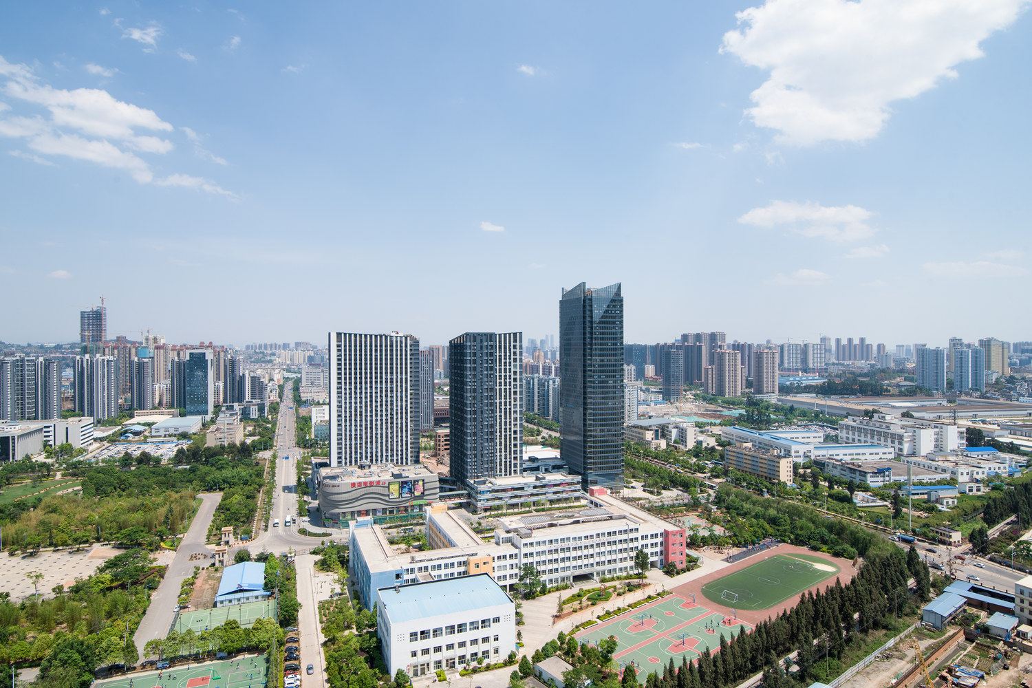 昆明高新区三居两室两卫阳光美景大房普通公寓