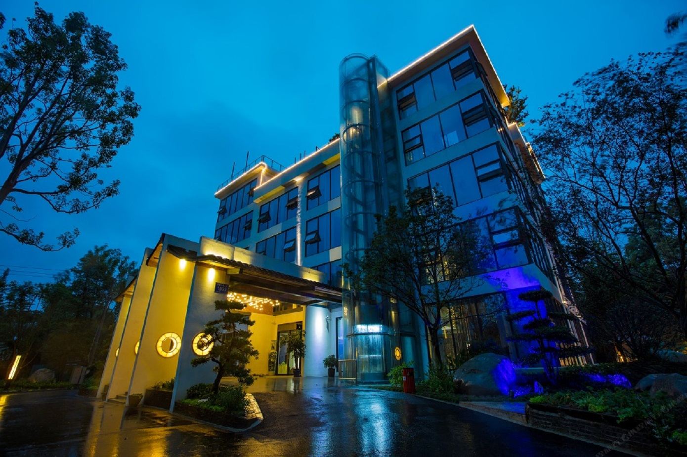 成都臻里水碾房酒店