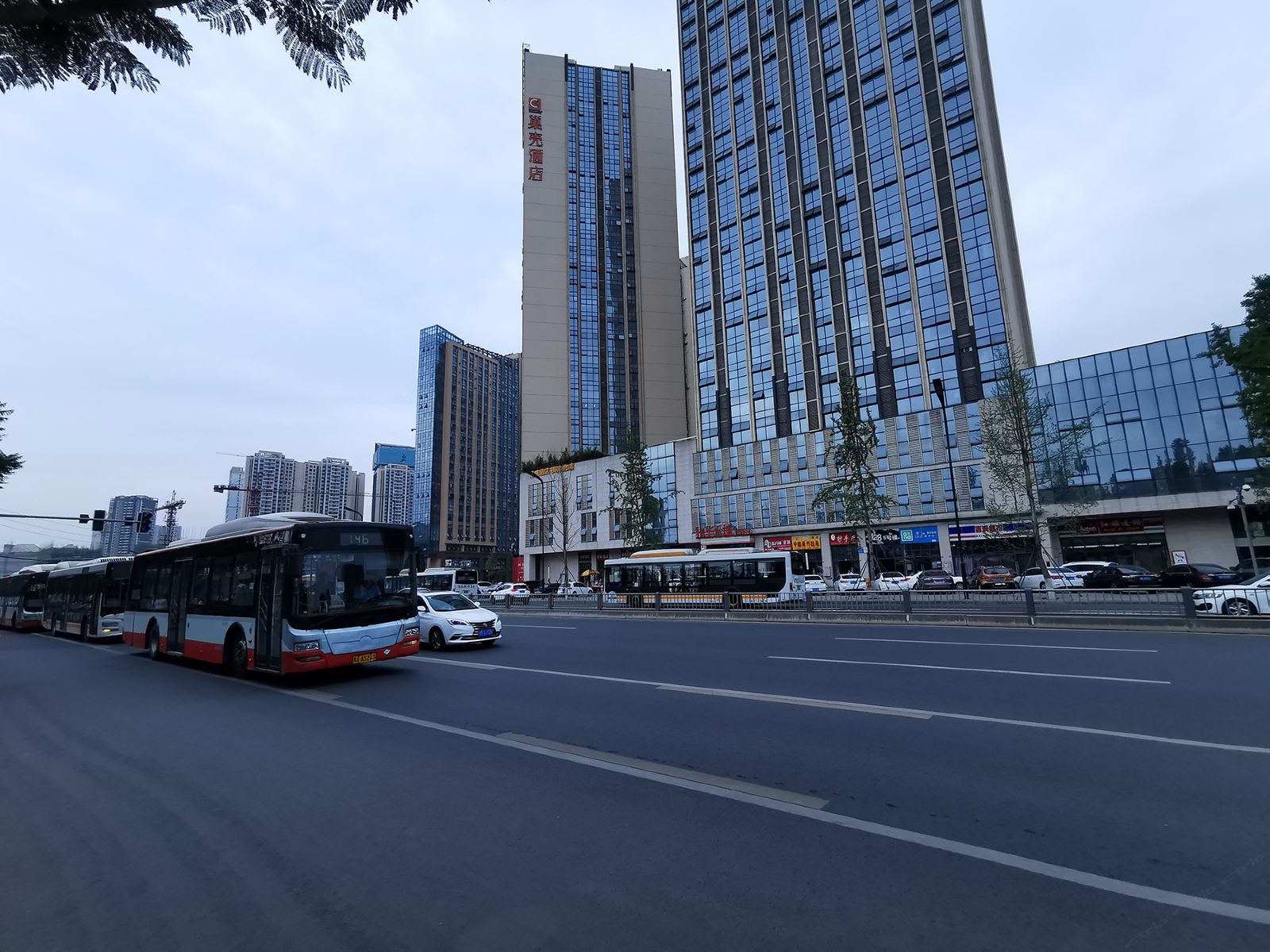 巢壳连锁酒店(成都理工大学地铁口店)