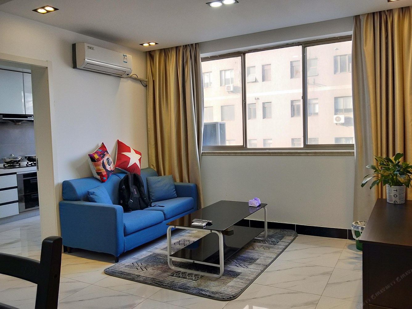上海吐槽屋公寓