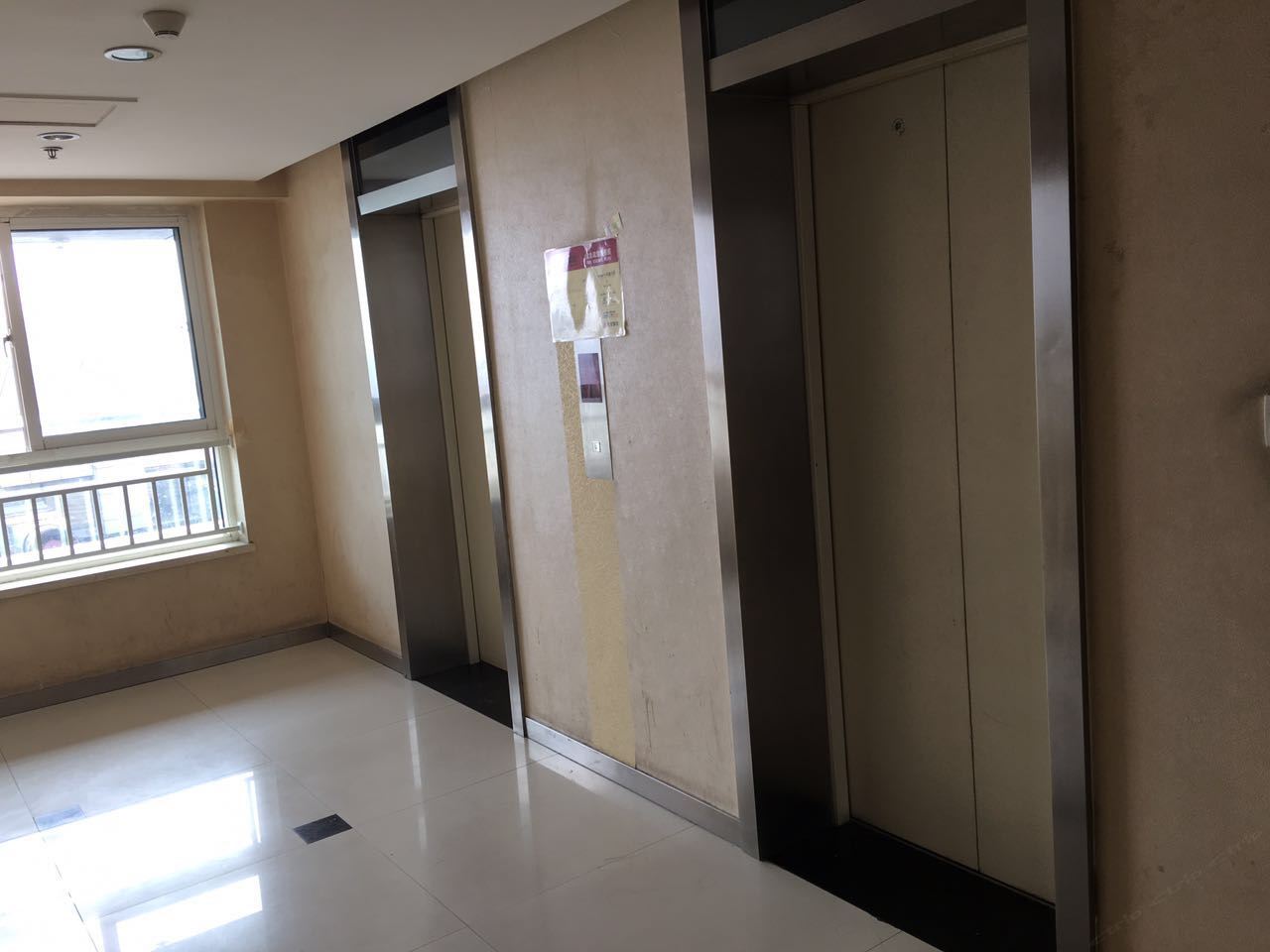 西安钟楼驿站酒店公寓