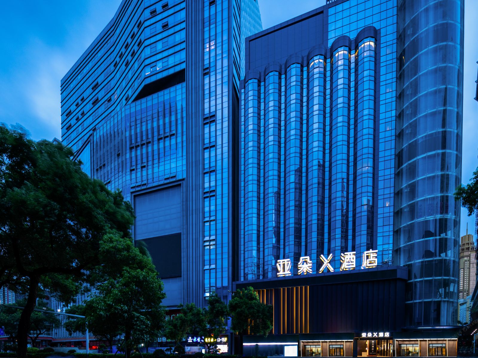 深圳罗湖东门亚朵X酒店