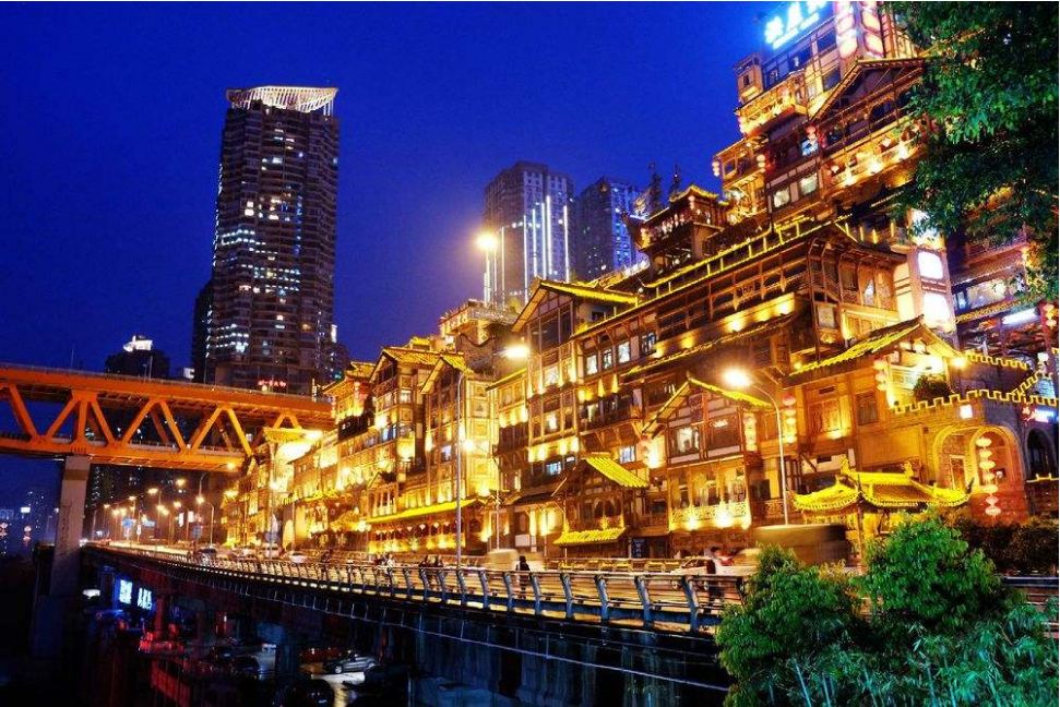 优美酒店式公寓(重庆解放碑好吃街店)