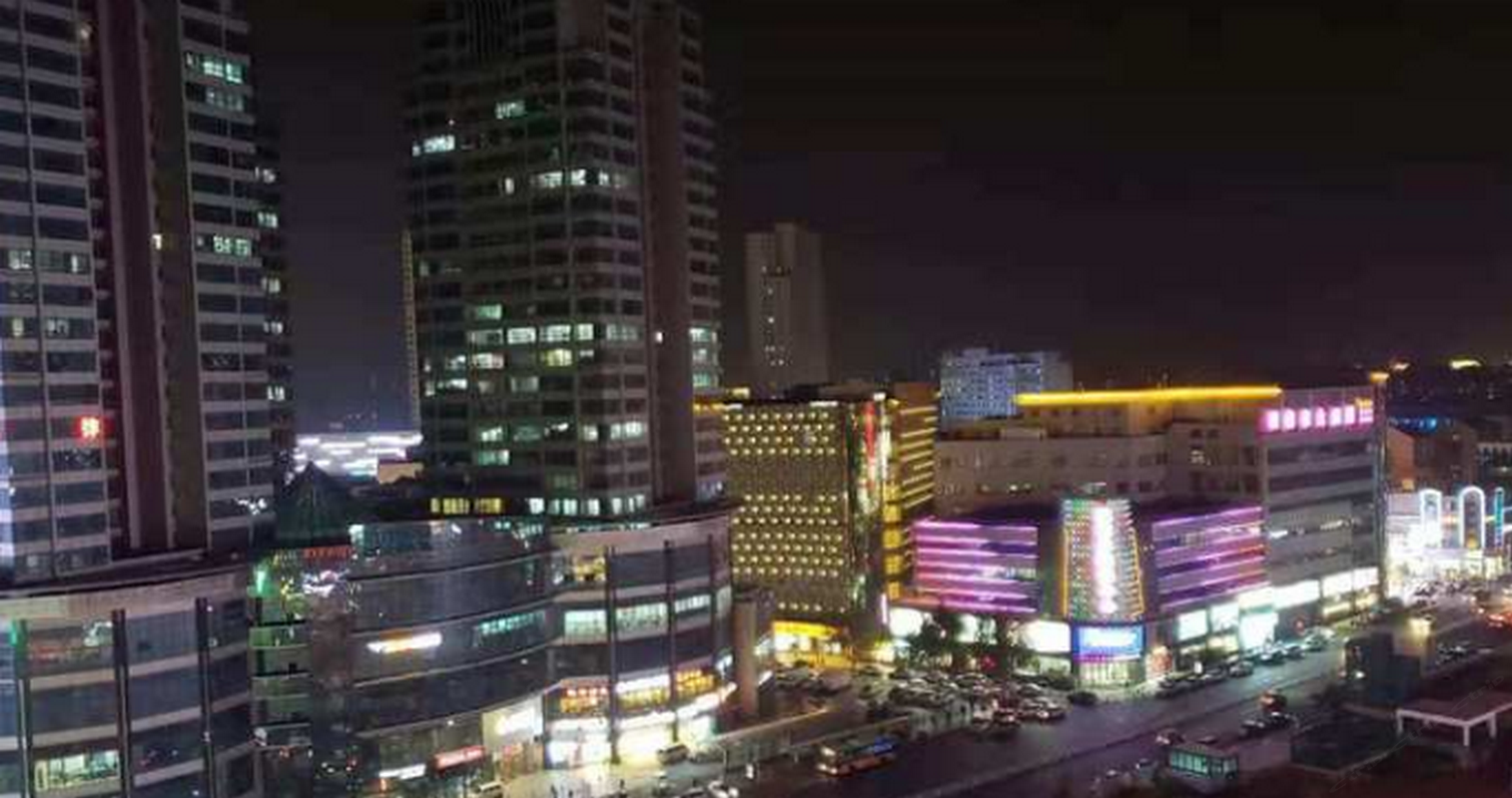 半岛国际酒店(青岛李村地铁站店)