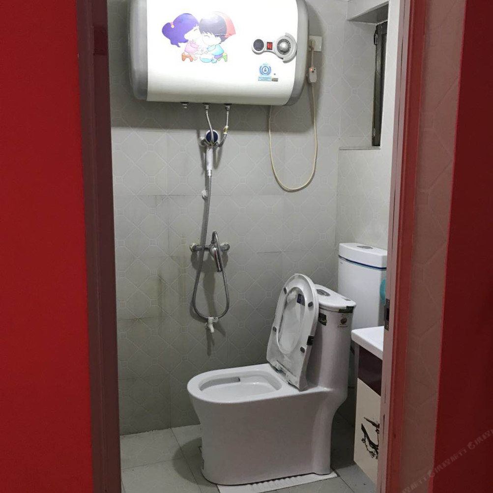 铜仁92年的矿泉水公寓(古庄坪村分店)