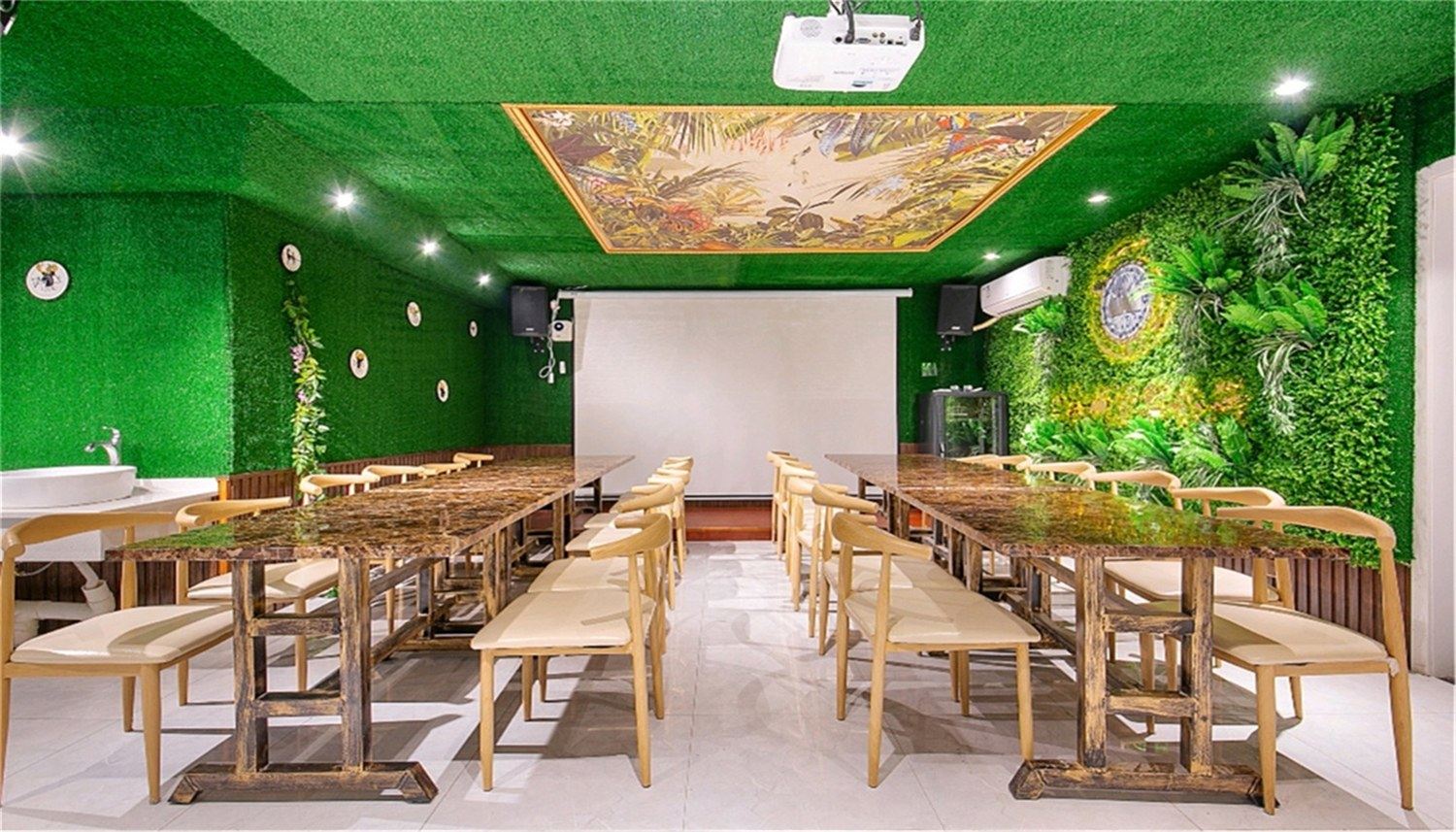 重庆娜娥迷全国连锁别墅轰趴(2号店)