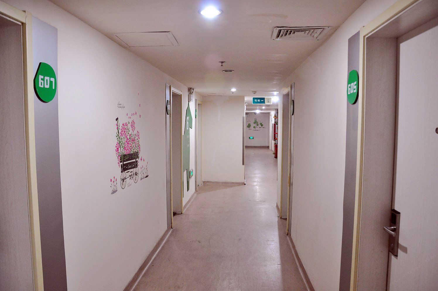 驿家365酒店(石家庄省二院店)
