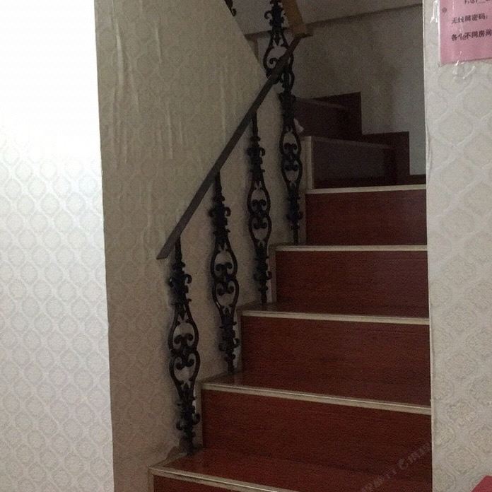 探路者客栈(南京汉中门地铁站店)