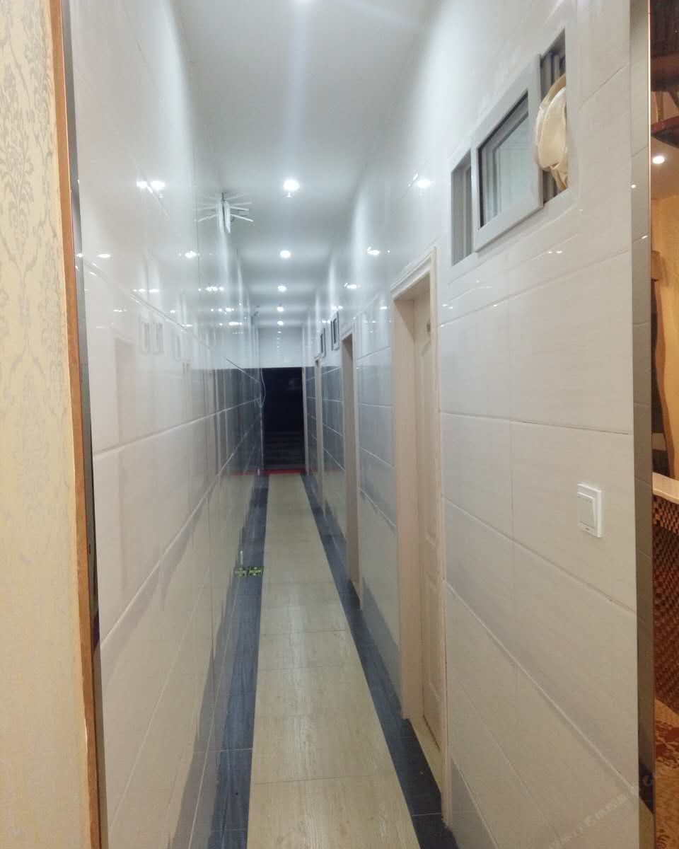 长沙县赛红民宿黄花机场店