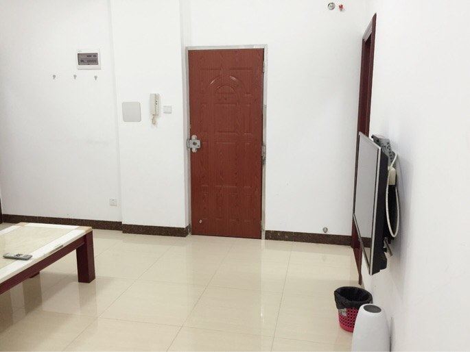 广州周婷特色民宿(百子横路分店)