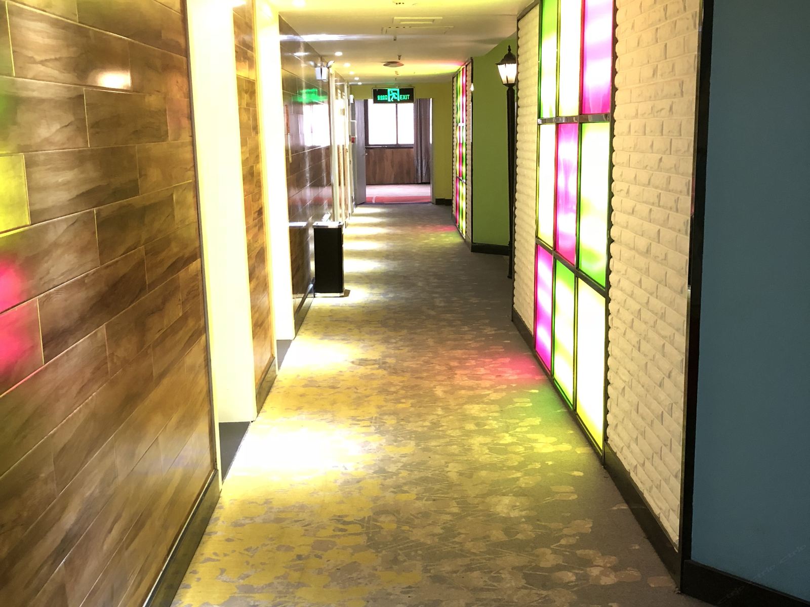 莱卡时尚酒店(郑州火车站店)