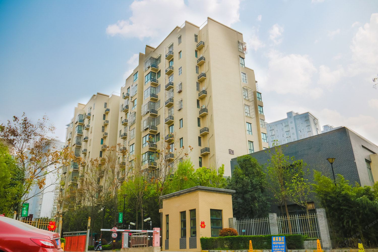 西安爱吃肉的鱼公寓(芷阳路分店)