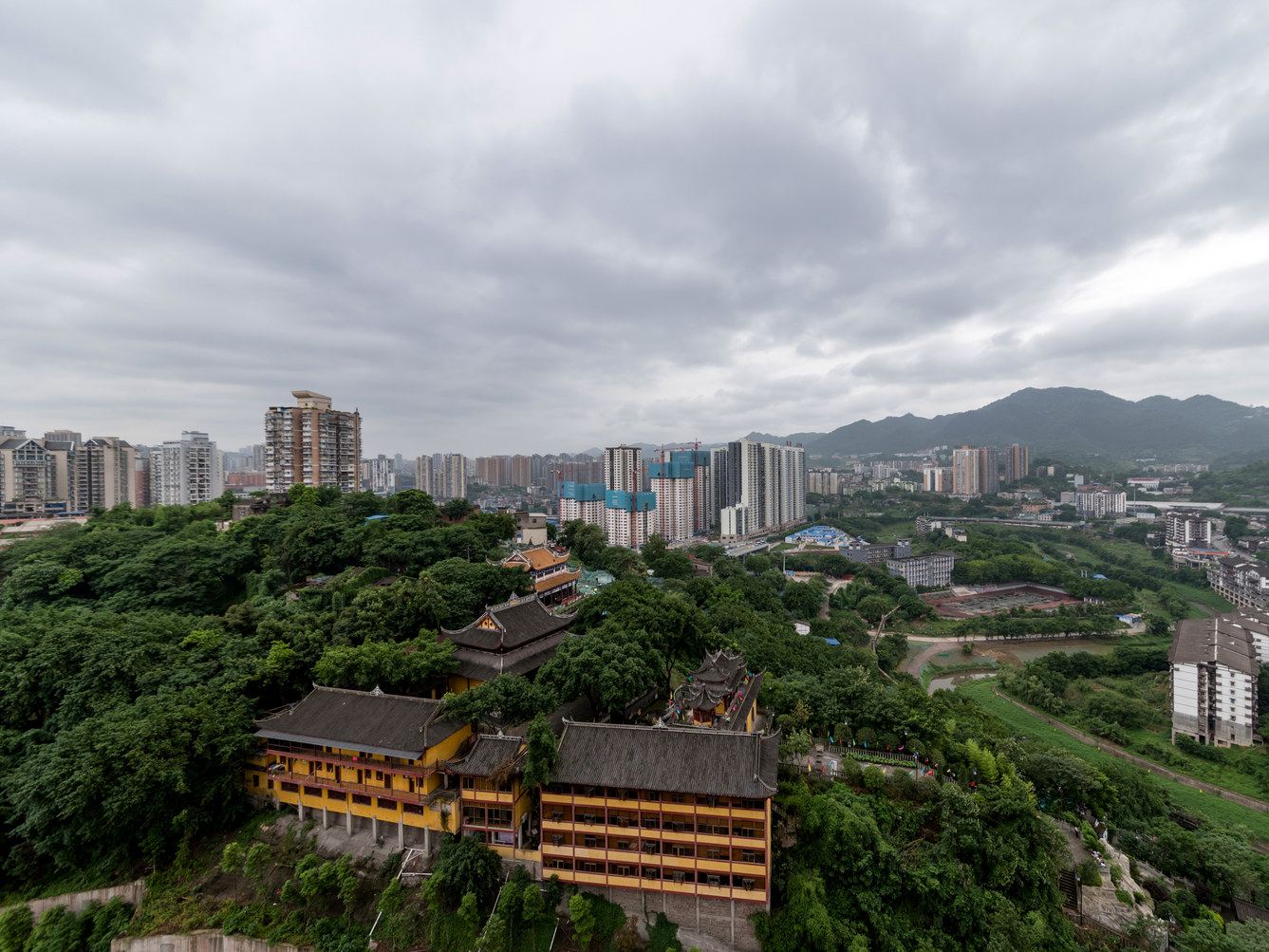 重庆萍聚三公寓(磁童路分店)