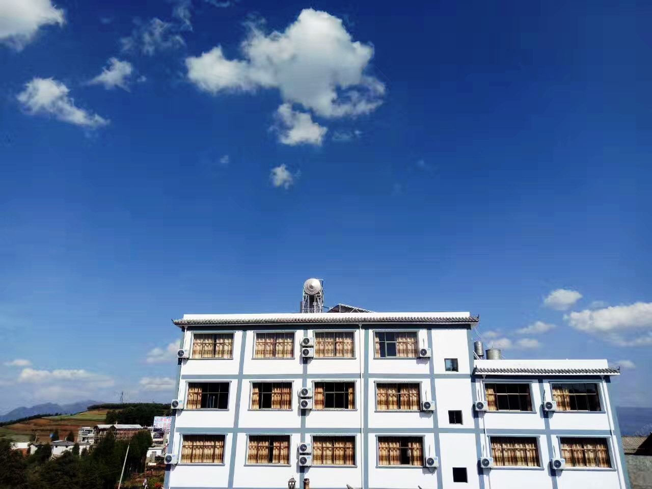 昆明红土地山里红酒店