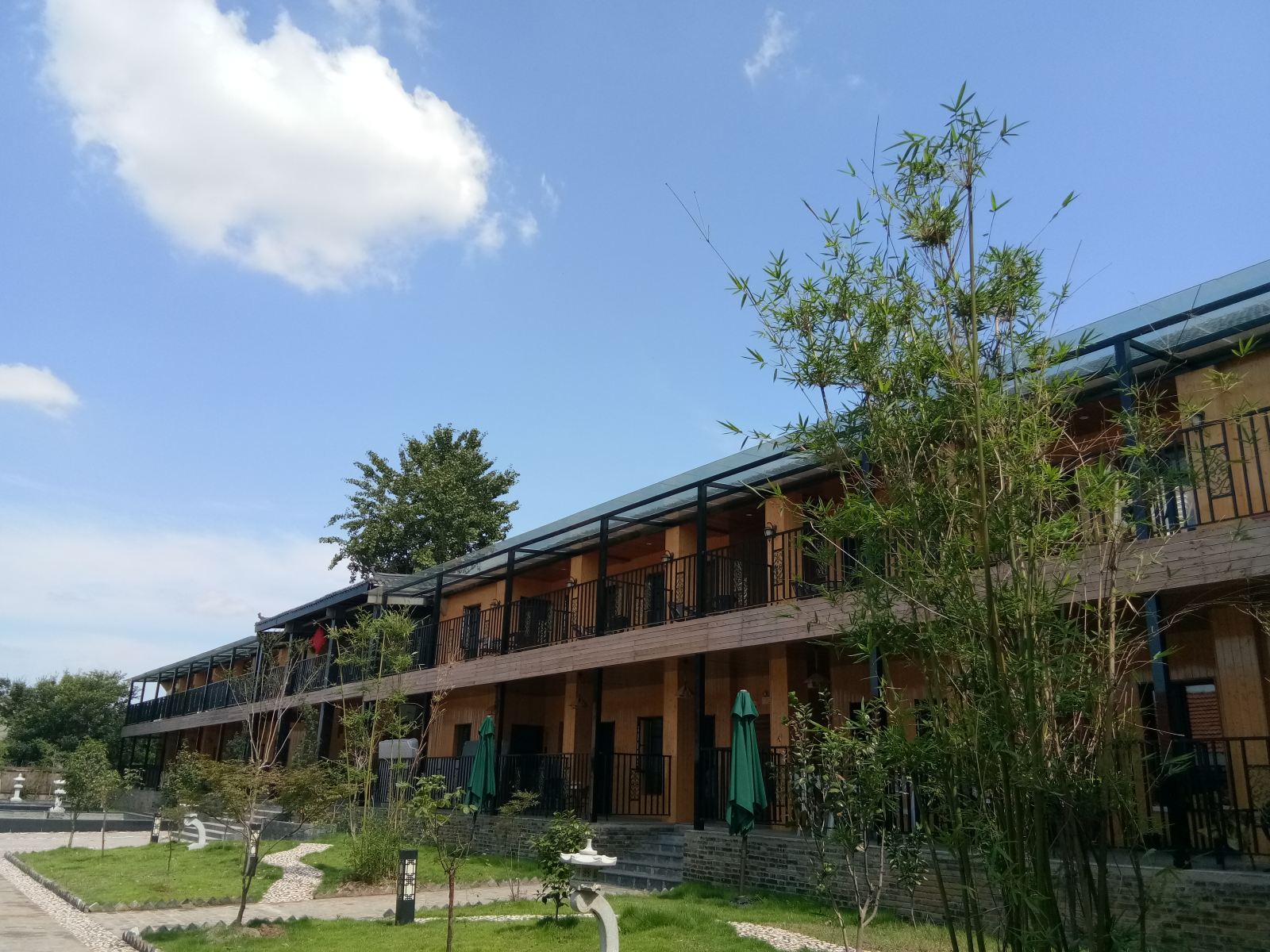 句容知青山庄