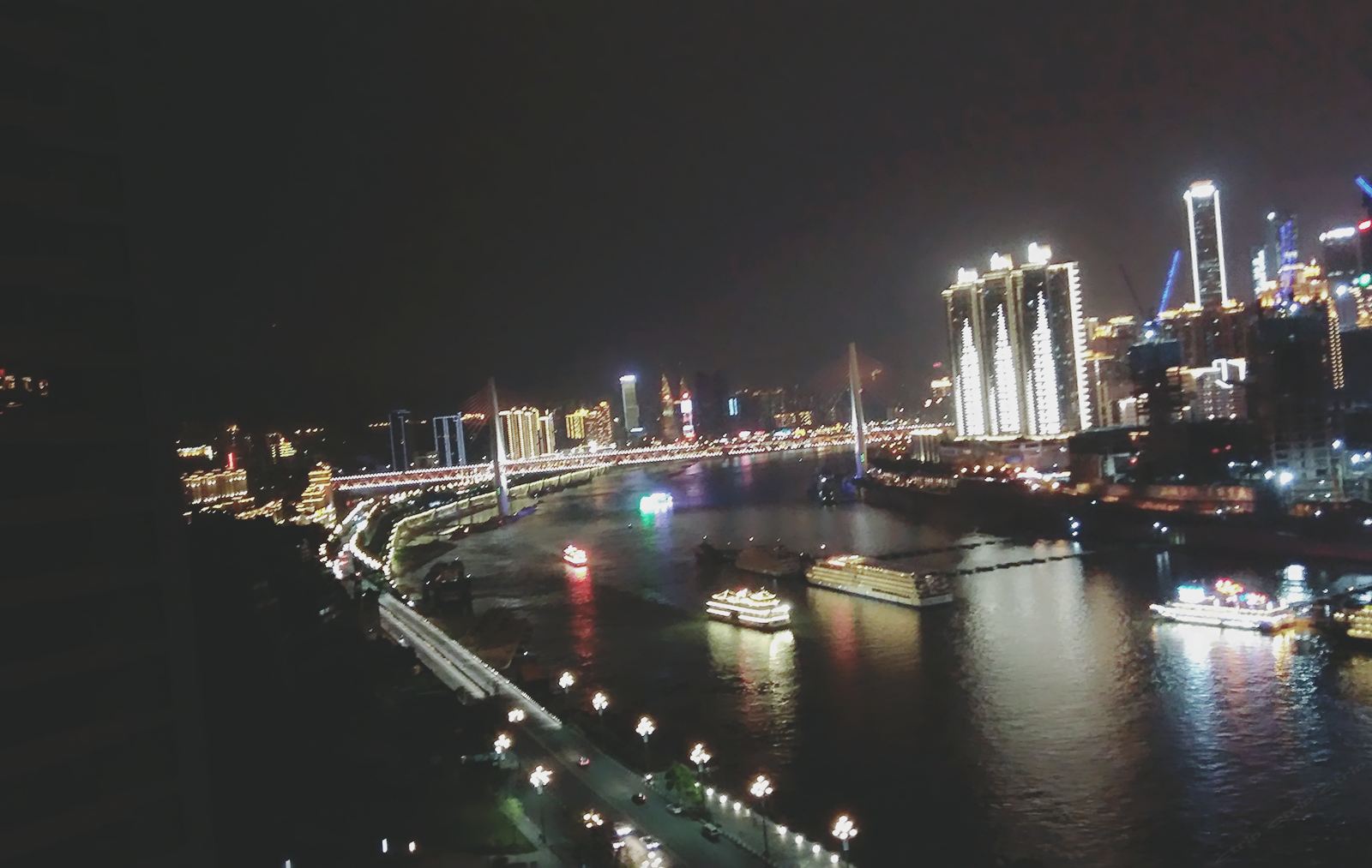 重庆朵拉的家普通公寓(南滨路分店)