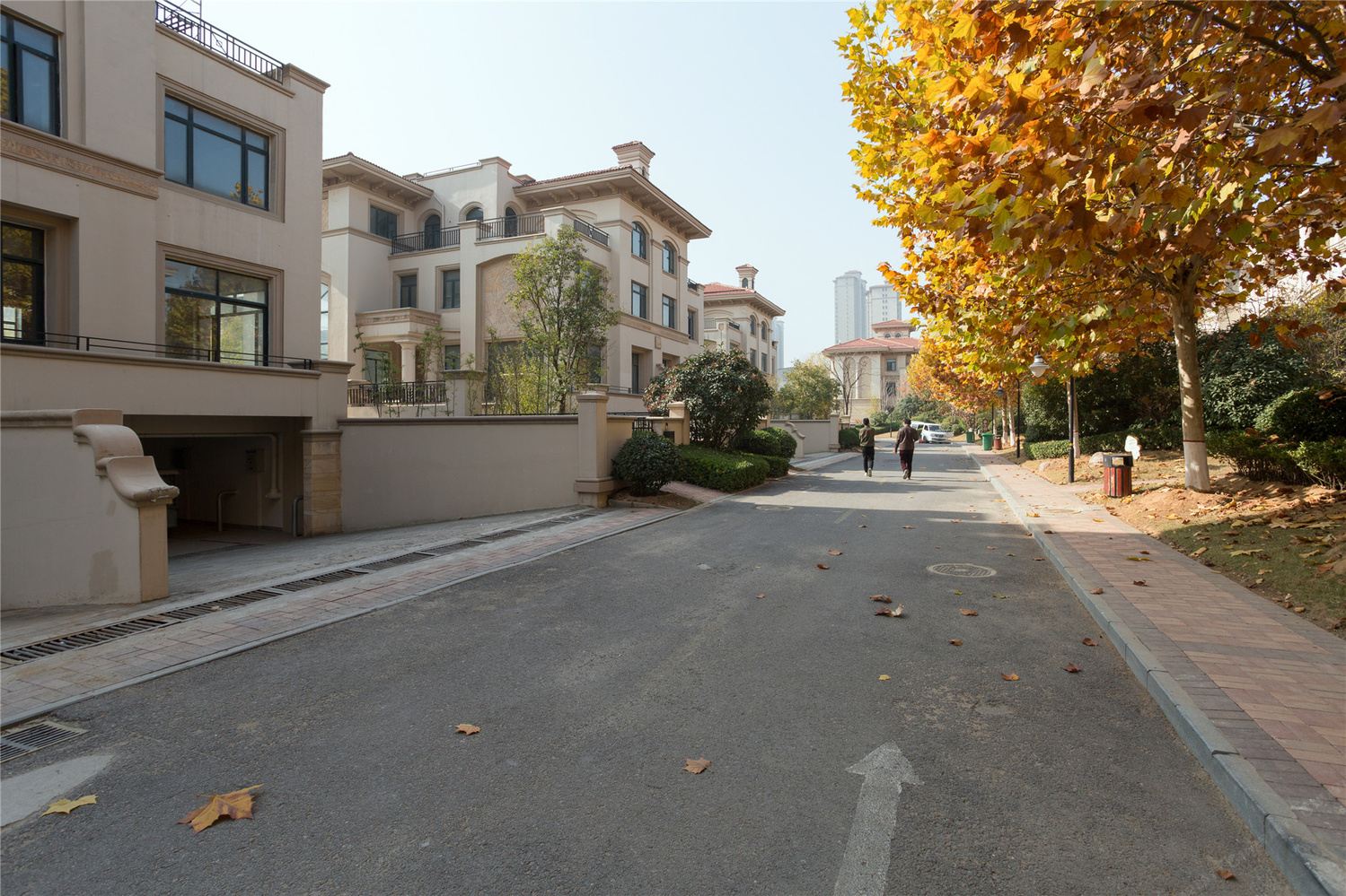 宁波eeeeem度假别墅(兆龙路分店)