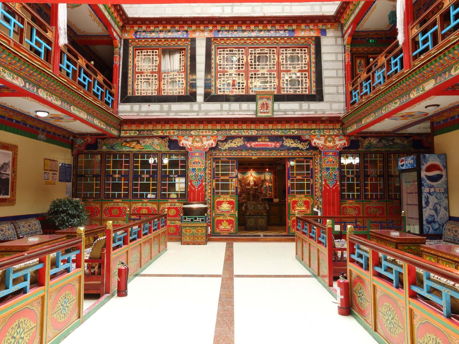 拉萨游子军旅藏式客栈