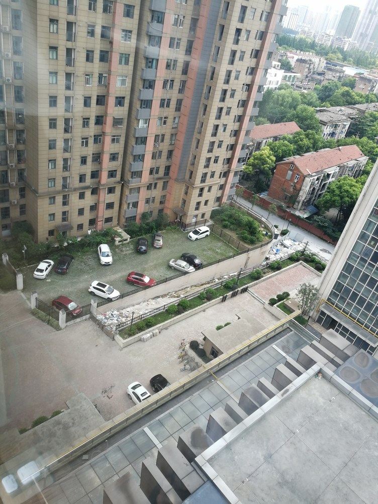 武汉红钢城江景公寓(鲁班路店)