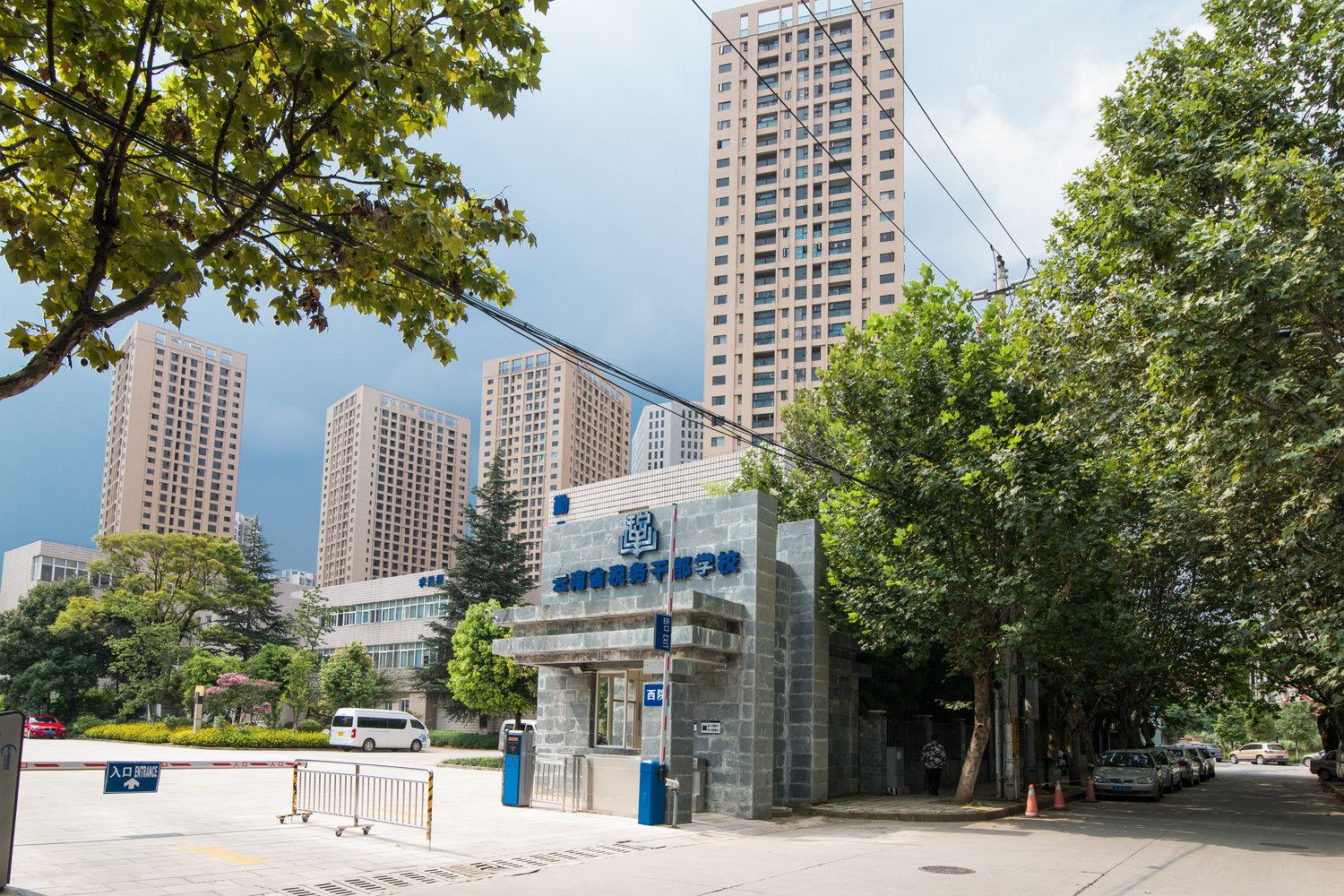 昆明莲花池畔舒适公寓