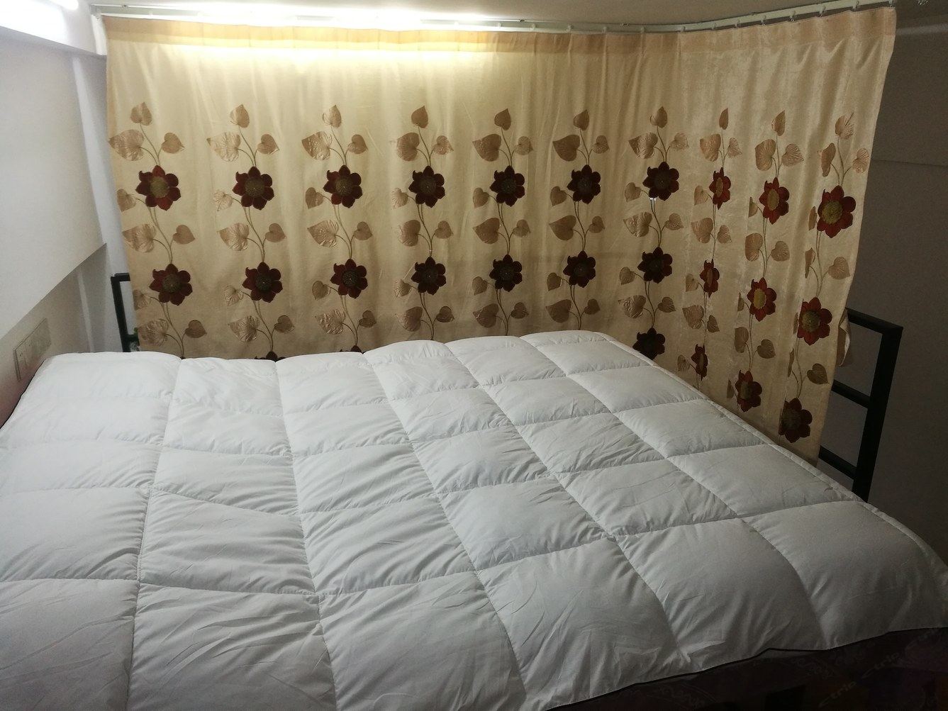 江门美容主题安居小居公寓