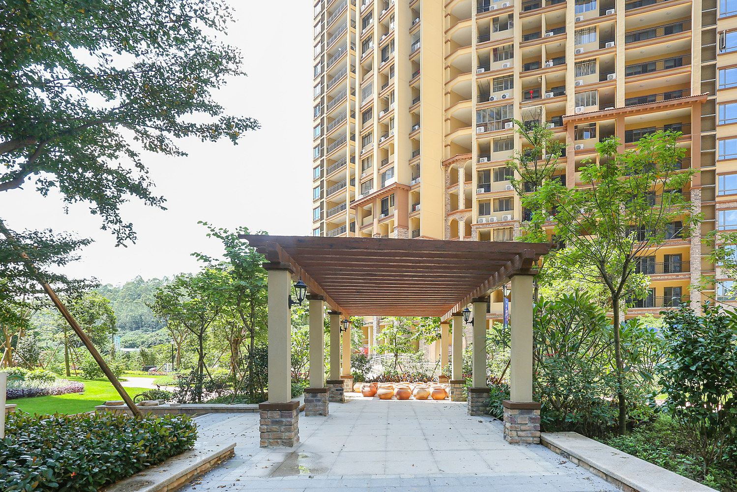 惠州三房两厅山景房普通公寓(分店)
