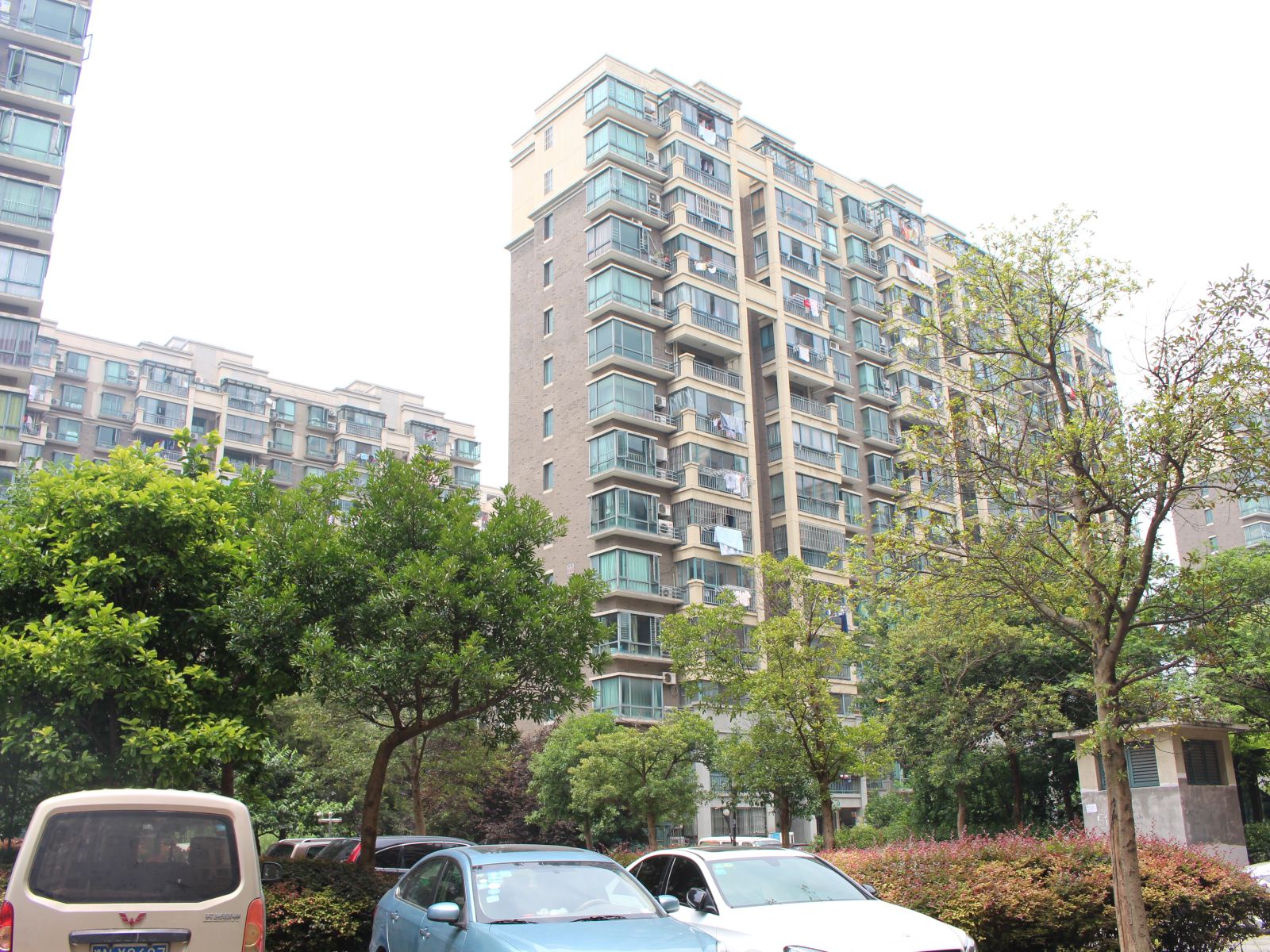 浪漫满屋公寓(上海沪亭北路店)