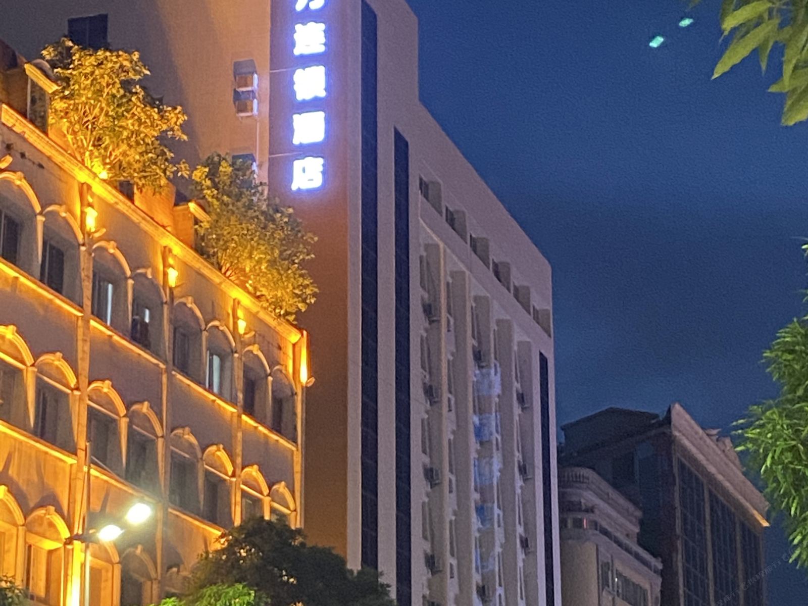 八方连锁酒店(东莞虎门黄河时装城店)