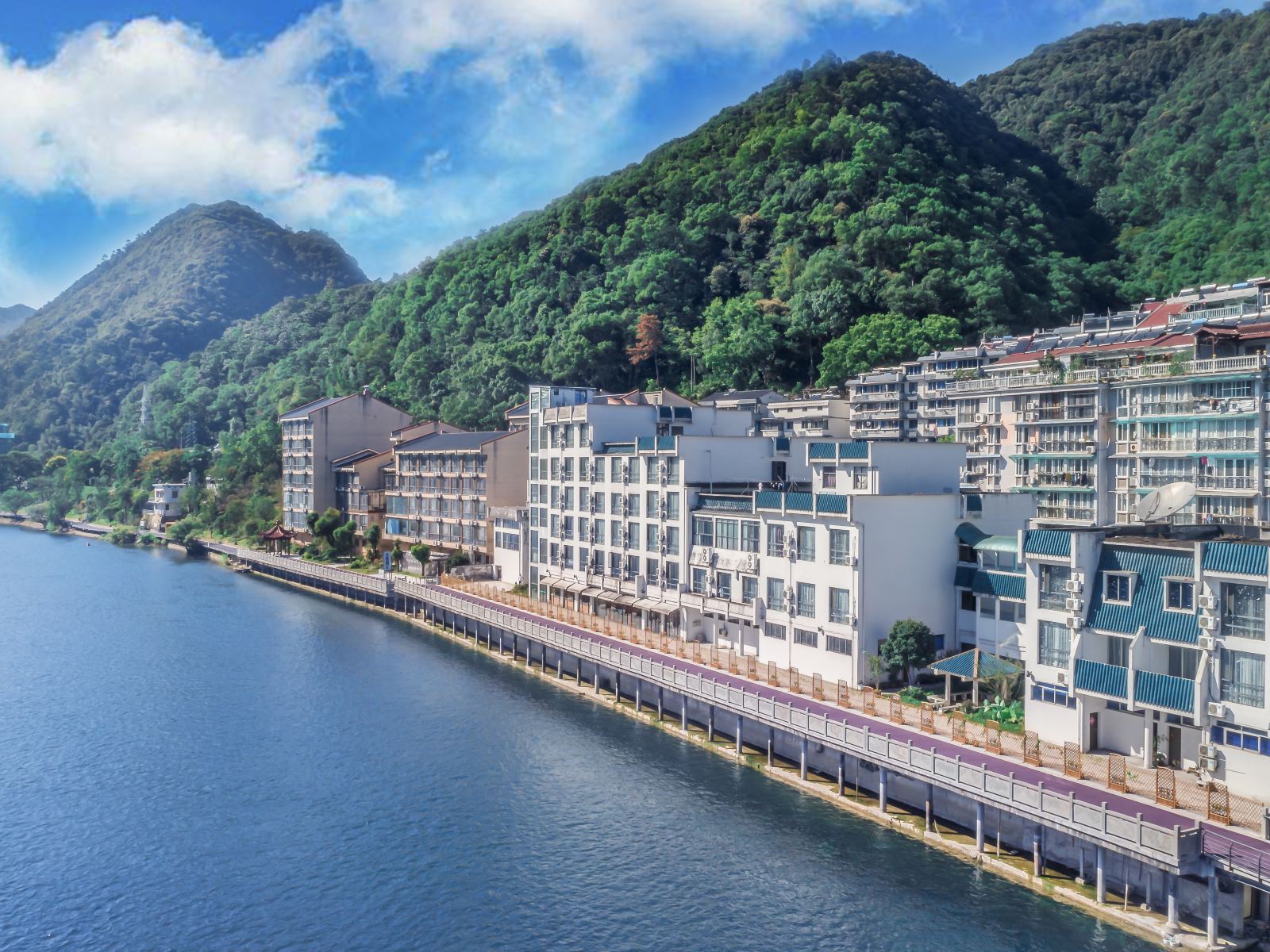 建德浙勤金茂大饭店(浙江省经贸培训中心)