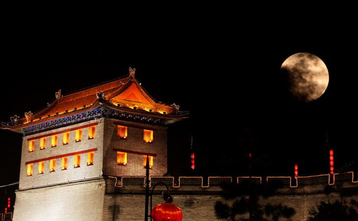唯斯设计酒店公寓(西安钟鼓楼古城墙永宁门精选地铁站店)