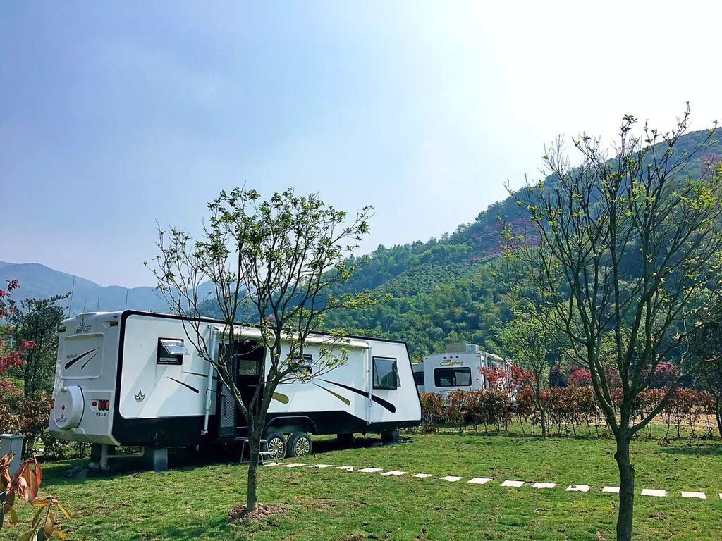 宁波徐凫岩房车度假露营地